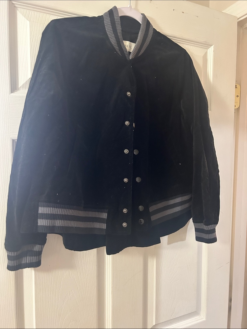 The great velvet swingy bomber size 0 /small
